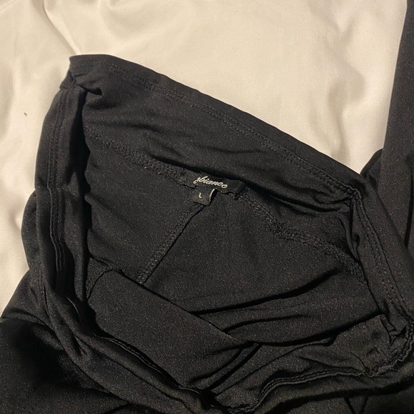 FASHIONNOVA Black Leggings with cutouts size Large - Picture 5 of 5